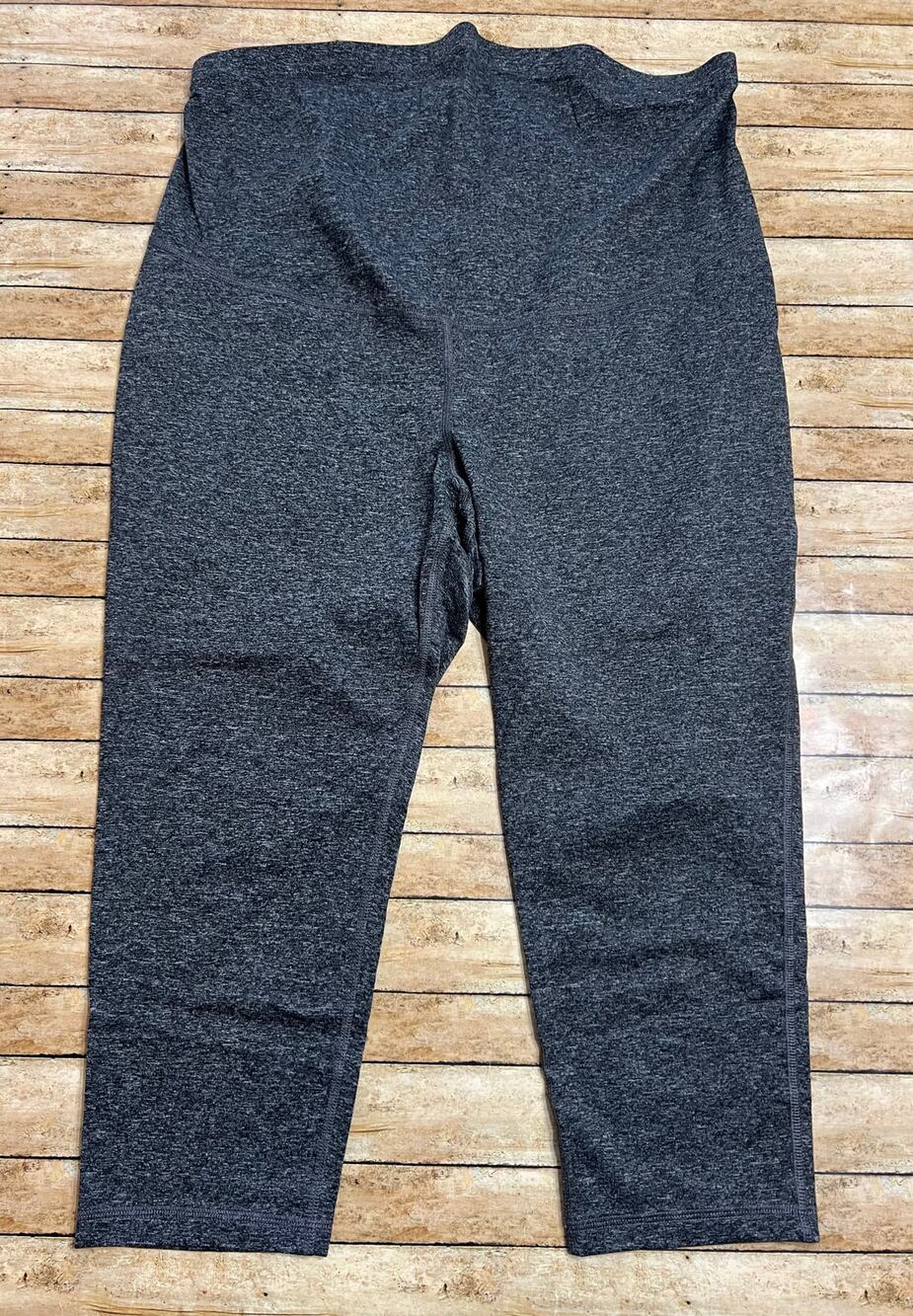 Old Navy Active Maternity Gray Elevate Leggings Go-Dry Pants Capri Crop Size XL